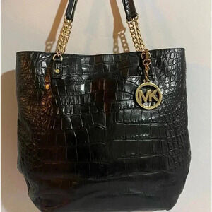 Michael kors black embossed leather shoulder handbag